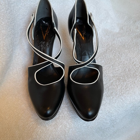 Sz 6 1/2 Vince Camuto heels black and white new never been used - Picture 2 of 9